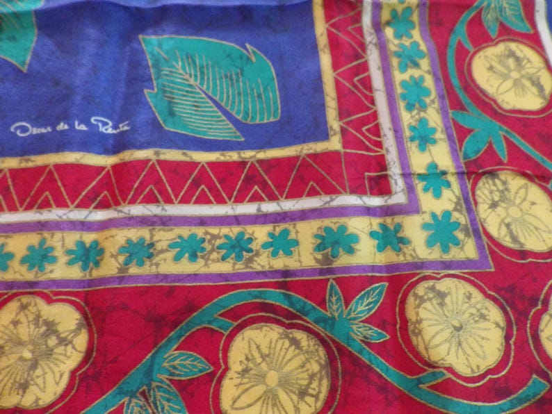 Sciarpa di seta Oscar de la Renta: stampa floreale con oro metallizzato (31" X 31") immagine 6