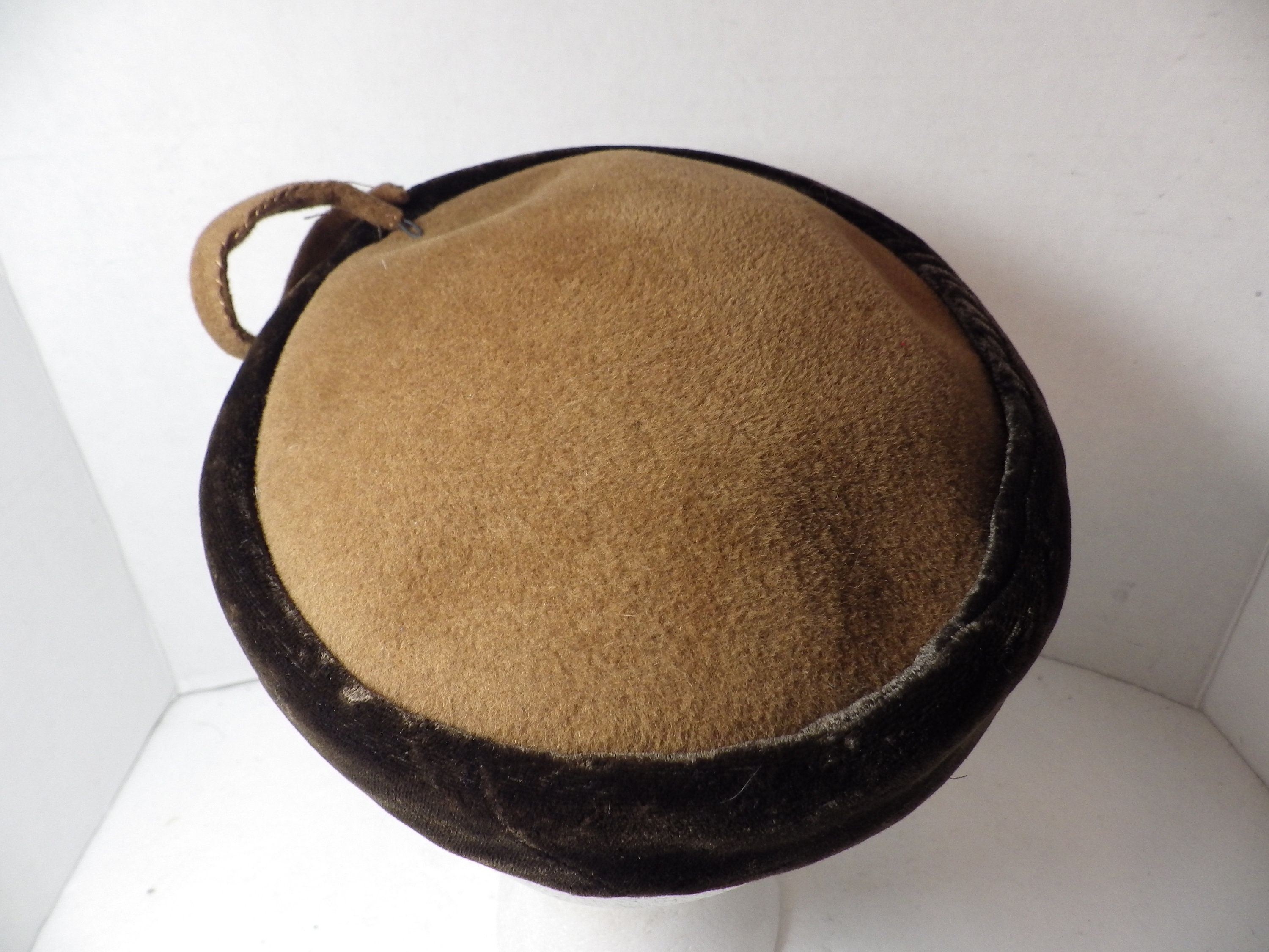 VTG 1950s Halle Brothers Tan Wool Felt Juliette Hat Gold Ribbon 1940s Brown Felt Hat With Tan Ribbon Trim - Etsy main image 3