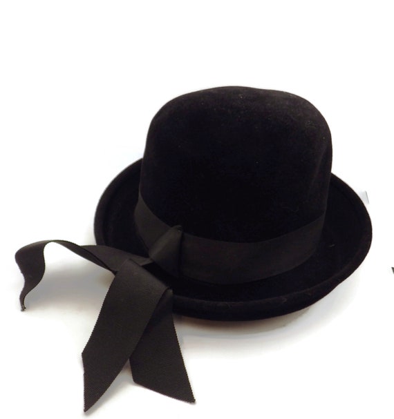Vintage Black Velvet Hat/ Gene Doris New York/size 22.5  display picture 1