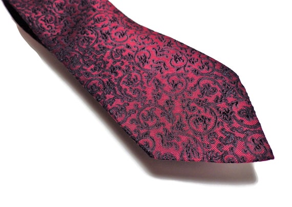 1970s Vintage Tie Necktie Skinny Red and Black Si… - image 1