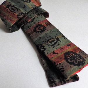 Cravate 100% Soie Metropolitan Museum Of Art - Motif Perroquet Marine - Excellent état