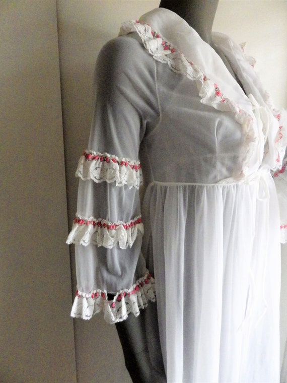 1970s Vintage Peignoir Romantic White with Layers… - image 3