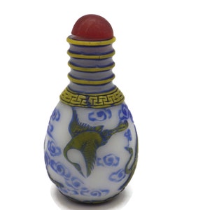 Antique Chinese Snuff Bottle/ Cameo Carved Cranes/ Agate Top