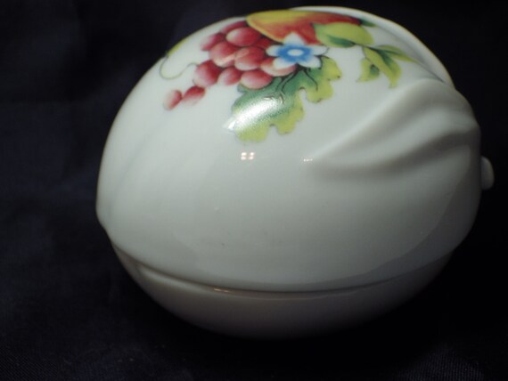 Vintage Small Trinket Box Germaine Monteil Porcel… - image 4