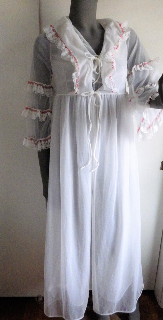 1970s Vintage Peignoir Romantic White with Layers… - image 4