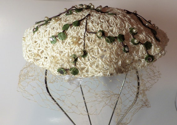 1950s Vintage Hat Tam Off White Raffia Straw Croch