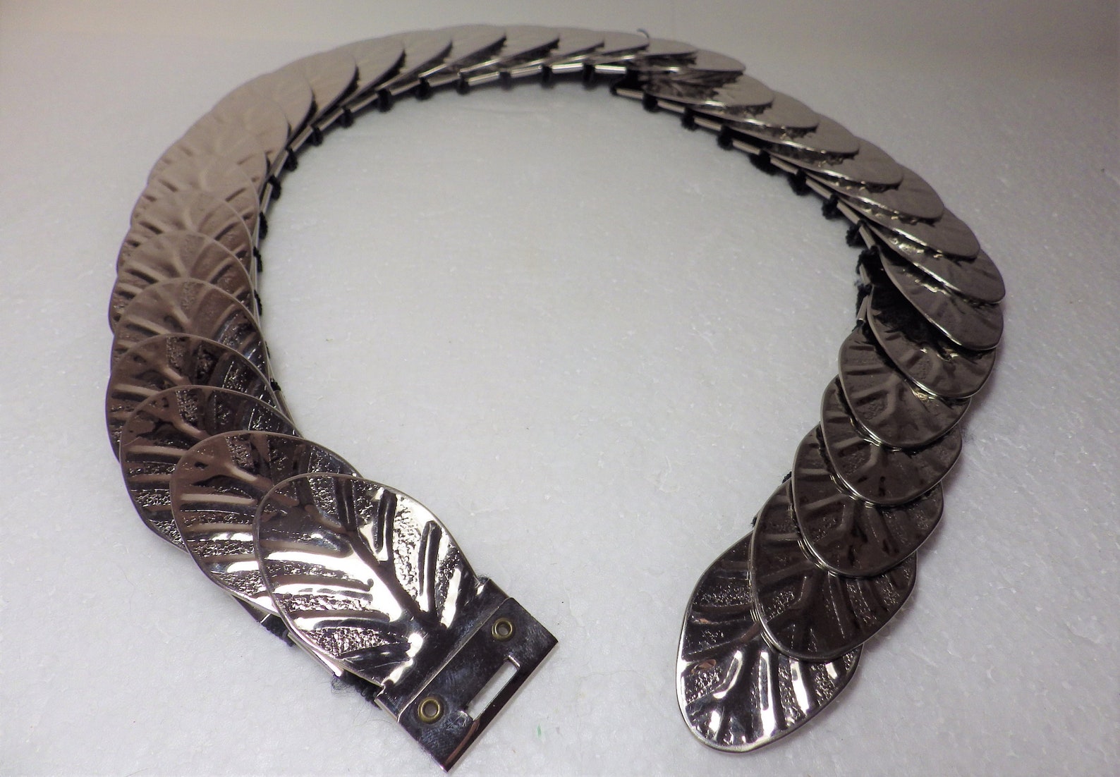 1980 Vintage Stretch Fishscale Belt Silver Leaves Dimensional - Etsy