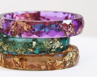 Colorful Ring Stack – 3 Faceted Resin Bands, Violet Green Gold Set