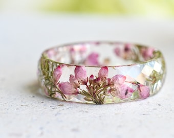 Real Heather Flower Resin Ring, Botanical Nature Jewelry, Faceted Band (6mm)