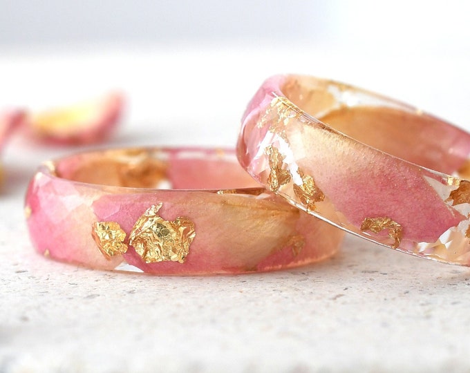 Faceted Resin Wedding Ring with Rose Petals & Gold Leaf | Bridesmaid Gift | Budget Wedding Jewelry | Dainty Nature-Inspired Bridal Ring