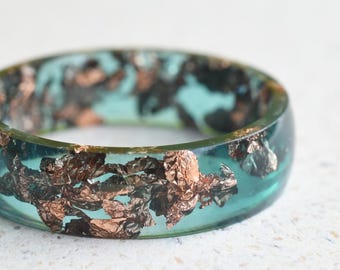 Anillo de resina verde esmeralda: copos de oro rosa, joyería artesanal