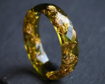 Men's Olive Green Ring – Faceted Gold Leaf Resin, Unique 6mm Band