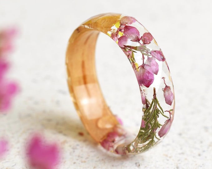 Faceted Resin Ring with Real Dried Pink Heather Flowers and Birch Wood – Handmade Floral Jewelry – Promise Ring for Her – Botanical Ring