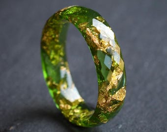 Men's Green Resin Band – Faceted Gold Leaf Ring, 6mm Alternative Wedding Ring