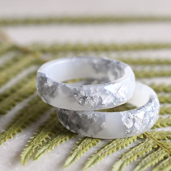 White Faceted Resin Ring With Silver Flakes - Winter Colored Faceted Ring - Alternative Engagement Ring