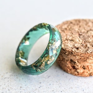 Emerald Green Faceted Resin Ring With Gold Flakes - Lightweight Ring - Unconventional Stacking Ring - Resin Jewelry