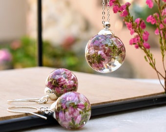 Parure de bijoux en bruyère irlandaise - Bijoux en résine chinée rose - Boucles d'oreilles avec de vraies fleurs - Parure de bijoux en argent