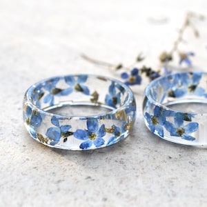 Nature-Inspired Forget-Me-Not Ring – Blue Pressed Flower Ring - Forget-Me-Not Remembrance Resin Ring