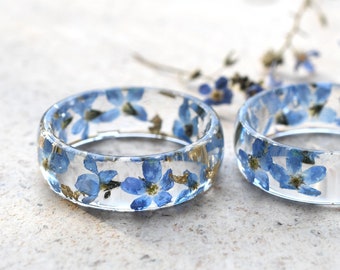 Nature-Inspired Forget-Me-Not Ring – Blue Pressed Flower Ring - Forget-Me-Not Remembrance Resin Ring