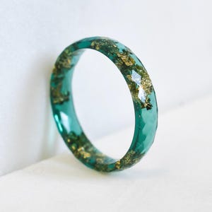 Emerald Stacking Ring – Faceted Green Resin Ring with Gold Flakes, Slim Minimal Band