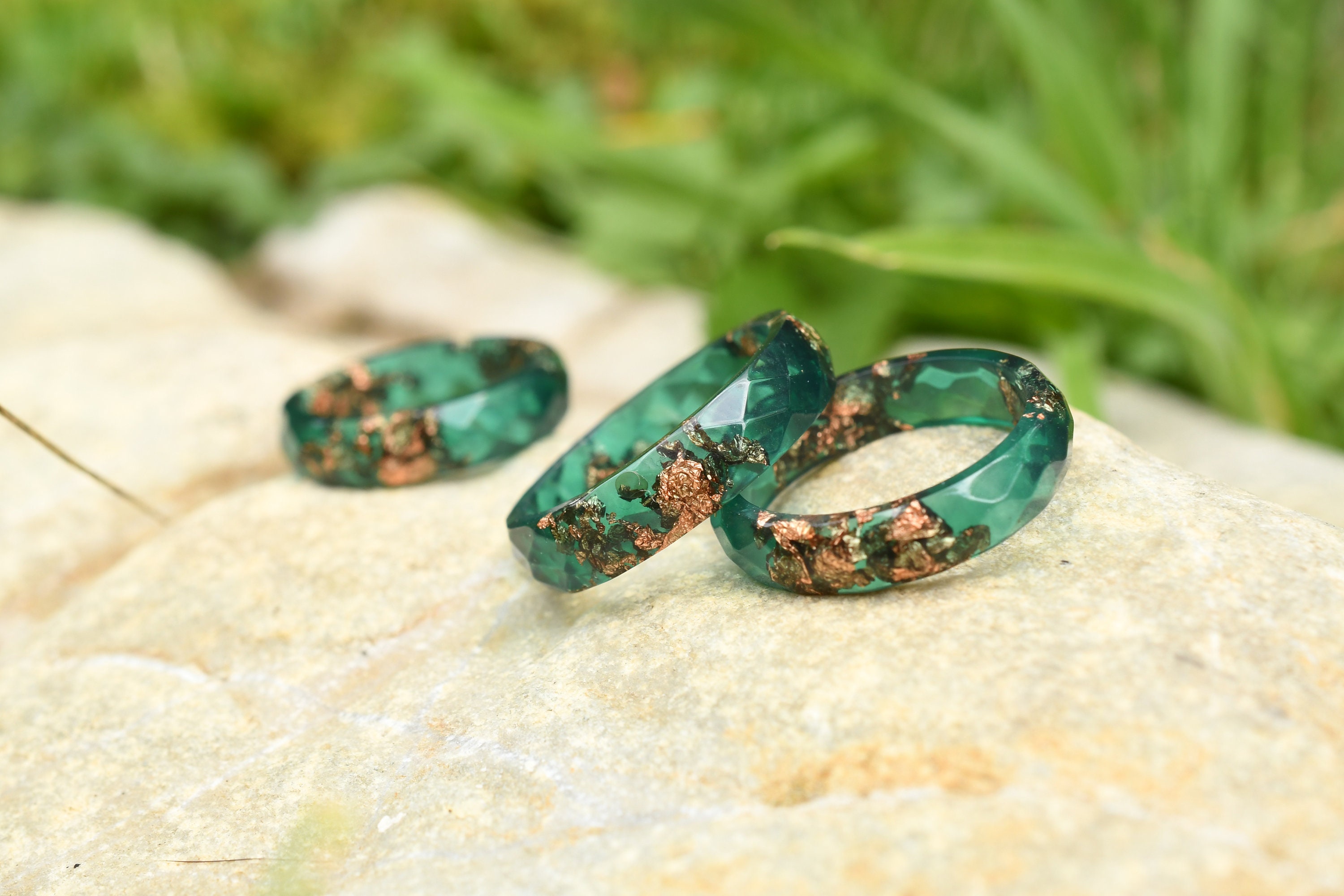 Jade Green Resin Ring With Copper Flakes - Hippie Ring - Unconvention…
