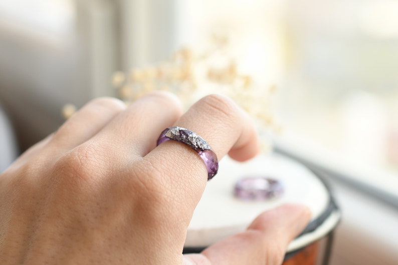 Hypoallergenic Lavender Faceted Resin Ring With Silver Flakes Etsy