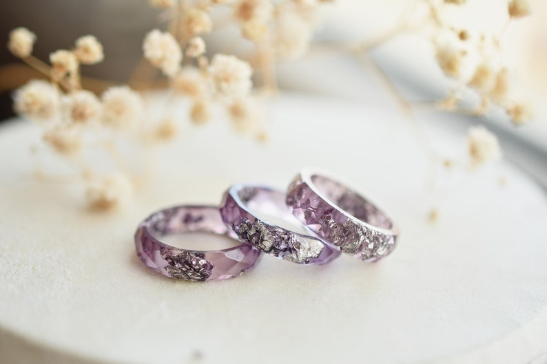 Hypoallergenic Lavender Faceted Resin Ring With Silver Flakes Etsy