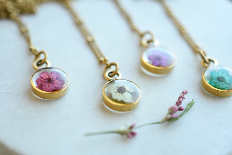 Real Dried Flower Resin Necklace Mini Gold Terrarium Necklace With Colorful Flowers Resin Wedding Jewelry