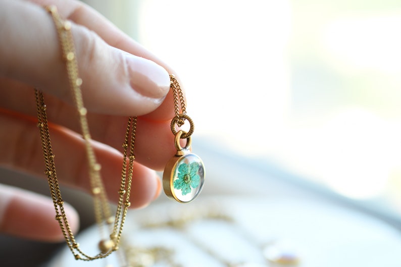 Real Dried Flower Resin Necklace Mini Gold Terrarium Necklace With Colorful Flowers Resin Wedding Jewelry