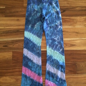 Navy blue with pastel stripe tie dyed women&#39;s yoga pants size L