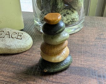 Montículo de piedras artesanal de Michigan – Pequeña decoración de piedra apilada – Escultura zen de piedra de lago – Arte de equilibrio natural – Regalo para jardín interior y exterior