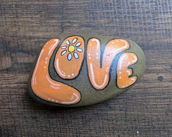 Piedra pintada a mano – Piedra hippie floral “Amor” – Decoración de jardín, piedra pintada para exteriores o interiores. Regalo ideal.