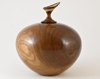Handmade Chinese Cork Wood Urn ( 250 c.i)