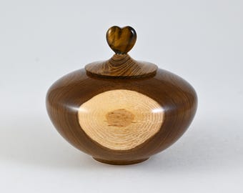 Handmade Laburnum Keepsake Wood Urn (20 c.i.)