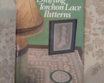 Grounds in Bobbin Lace Book by Grunde Mit System by Uta Ulrich. in