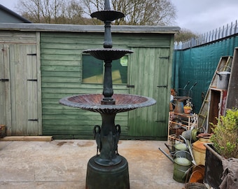 Fontaine de jardin en fonte du XIXe siècle - Style Coalbrookdale
