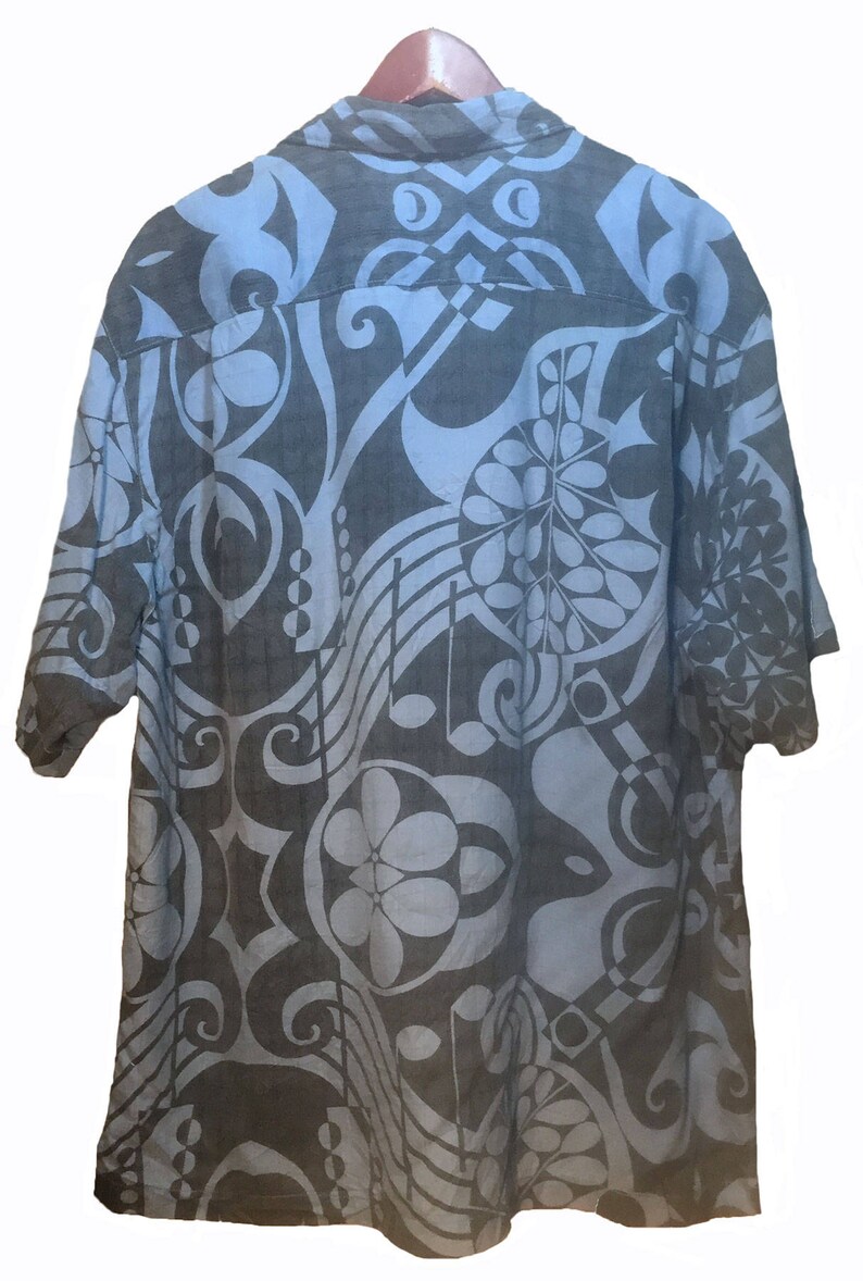 Tommy Bahama Blue Geometric Flower Print 100/% Silk Hawaiian Shirt Men/'s Size XL