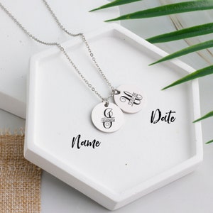 Nombre personalizado Collar Vid Monograma Collar Inicial Fecha Personalizada Encanto para abuela Inicial y Nombre Redacción Personalizada Joyería 18mm