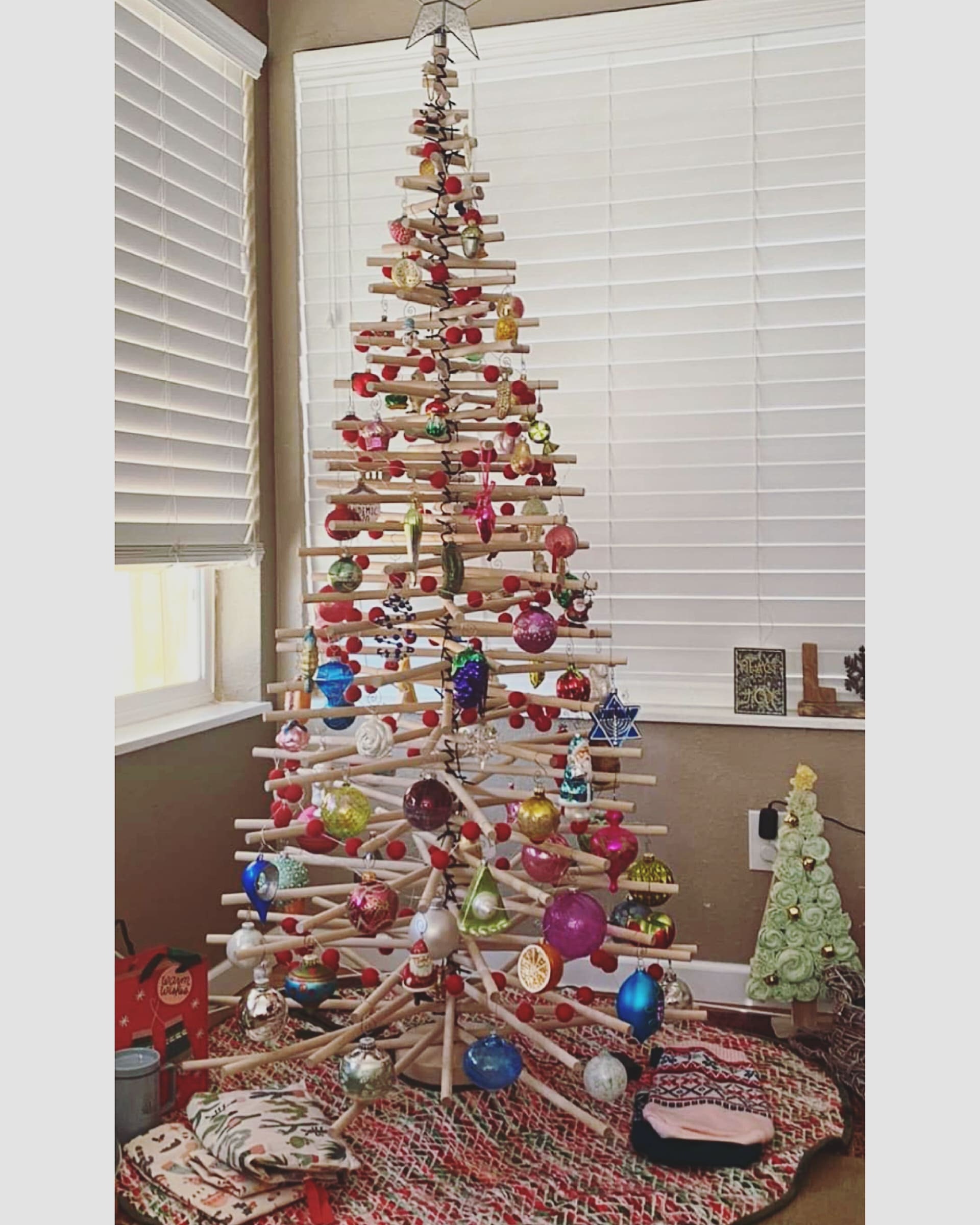 Up To 58% Off on 7ft Xmas Tree Ornaments Wood
