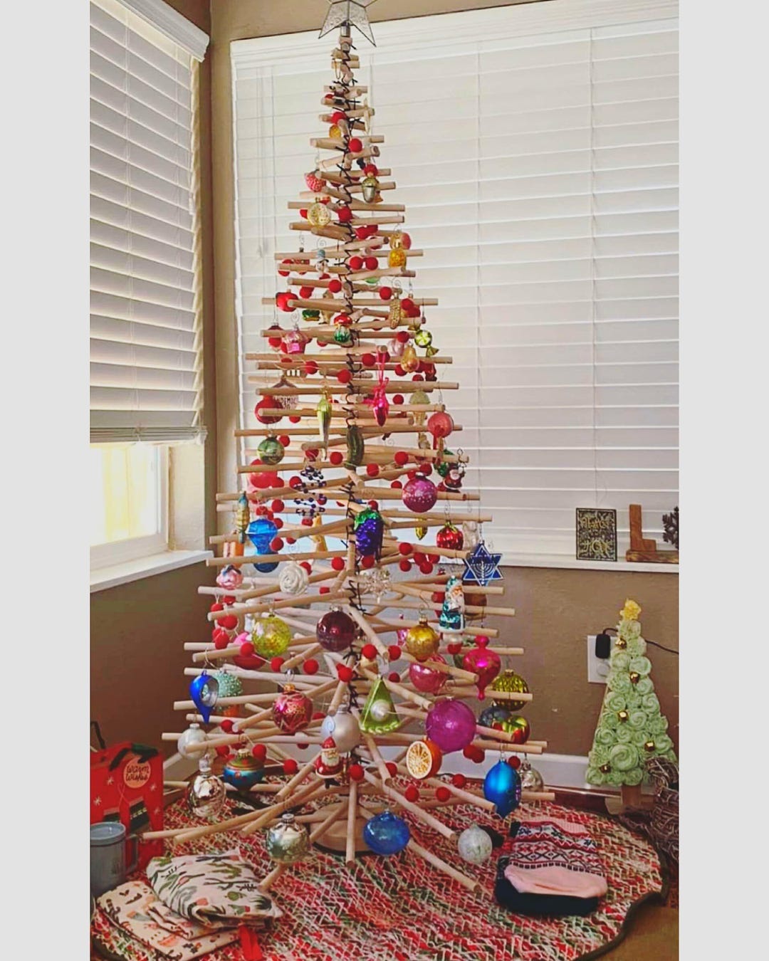 Handcrafted Wood Christmas Tree (5FT-8FT): Scandinavian