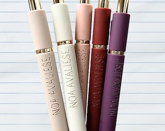 Custom Pens｜Personalized Pens｜Set of 5 Gold Trim Soft Touch Pens｜Custom Gift for Her｜Bridesmaid Graduation Teacher Mothers Day Birthday