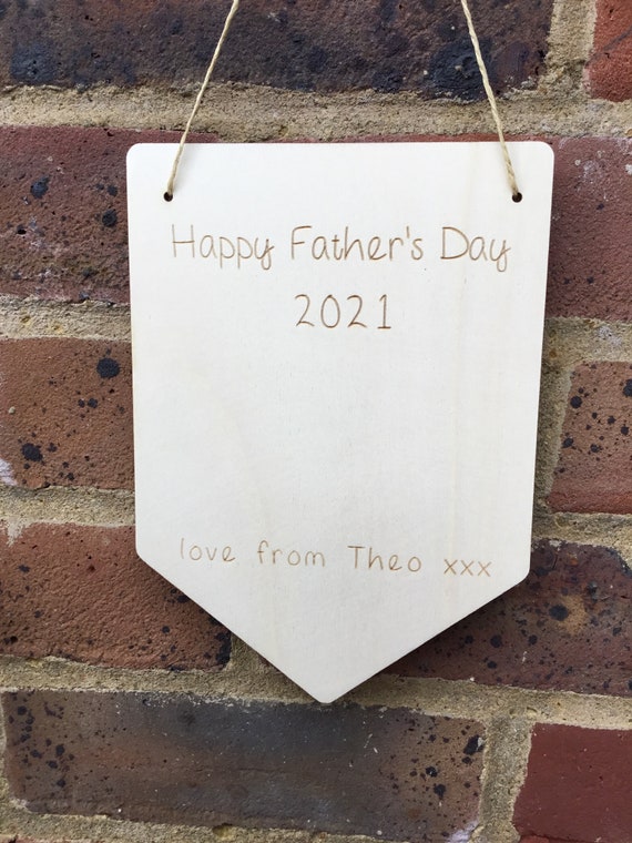 Unpainted large laser cut wood flag personalised plaque “happy Father’s Day 2023” lovely keepsake