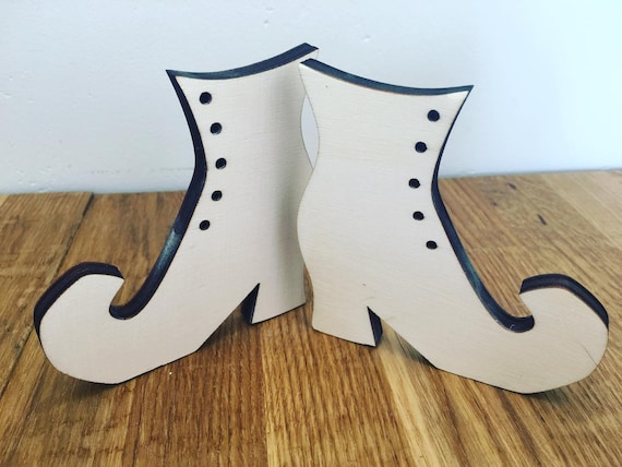 NEW FOR 2022 HALLOWEEN  - Pair of wooden primitive witches boots - Perfect for tiered tray displays
