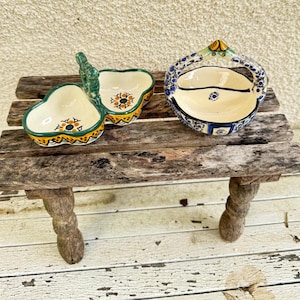 Duas tigelas de aperitivos Henriot, arte popular bretã vintage pintada à mão, faiança francesa de Quimper