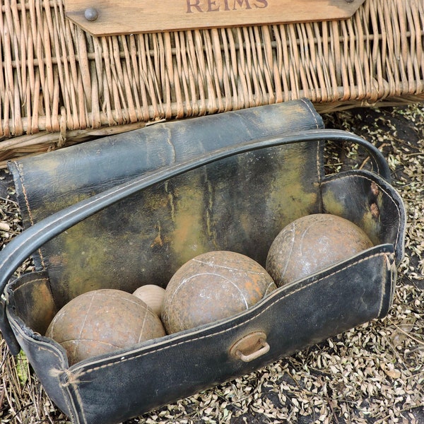 Boules De Petanque In Ledertasche, Vintage-Turnier Obut French Boules, Outdoor-Spiel der Bowlingkugeln