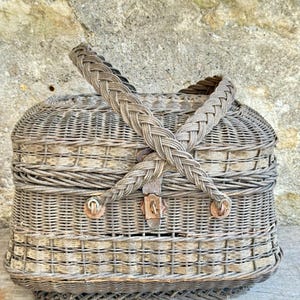 Wicker Picnic Basket, Fishing Creel Basket, French Vintage Country Home Decor, Wicker Handbag
