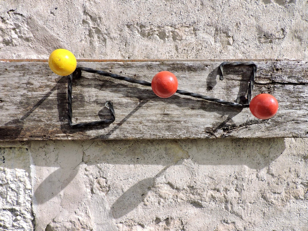 thumbnail image 2 of Vintage Industrial Sputnik Style Metal Coat Hook Rail – Wall Mounted (IRONMONGERYWORLD) 2 of 4