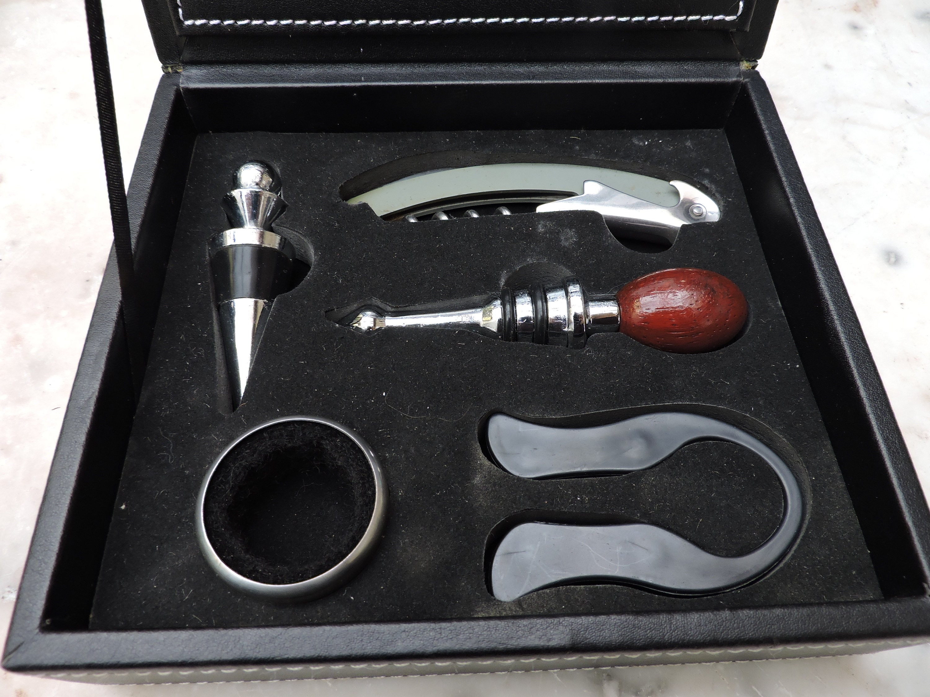 Thermomètre à Vin Dans Une Boîte en Bois - Idée de Cadeau Pour Les Amateurs Vin