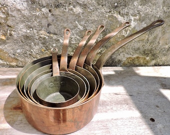 Ensemble de 6 casseroles en cuivre vintage, ustensiles de cuisine français, casseroles décoratives en cuivre, casseroles graduées de cuisine country, poignées en fonte