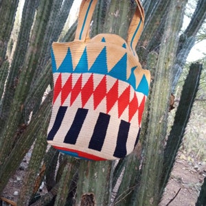 Tote Bag Wayuu large crochet, Beige and Natural, Hand Woven market bag, colombian beach bag, cute handmade tote bag, Summer Accessory image 6